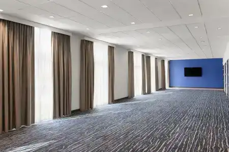 Glō Best Western Nashville Airport West - 13
