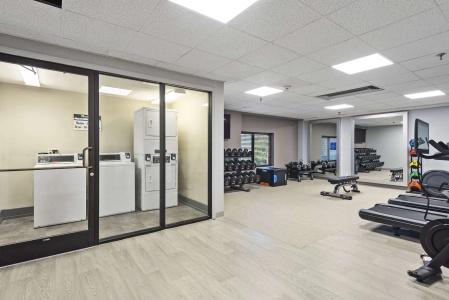 DoubleTree by Hilton - 18