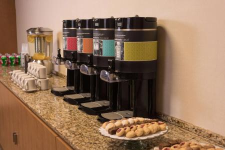 Hampton by Hilton Guadalajara Expo - 10