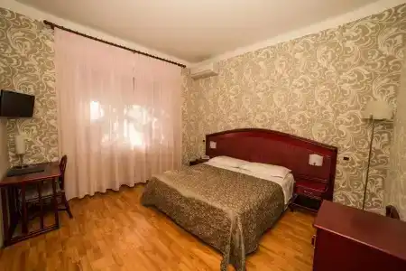 Kristina - 40