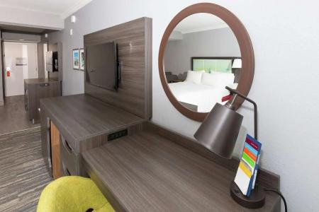 Hampton Inn - 130