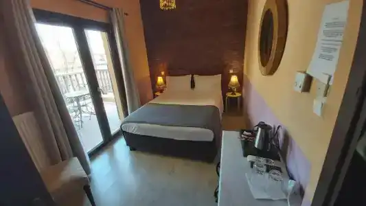 Mythos Guesthouse - 27