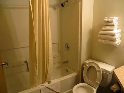 Super 8 by Wyndham Austin North/University Area - 15