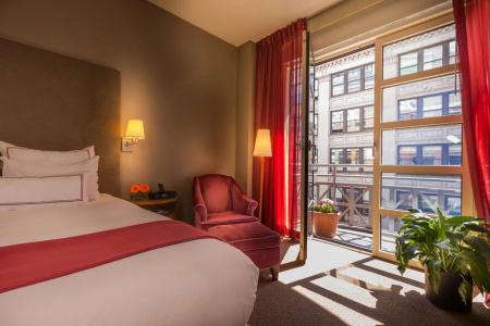 Giraffe by Library Hotel Collection - 29