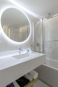 Radisson Blu Park Athens - 9