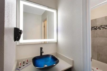 Baymont by Wyndham Charlotte University - 34