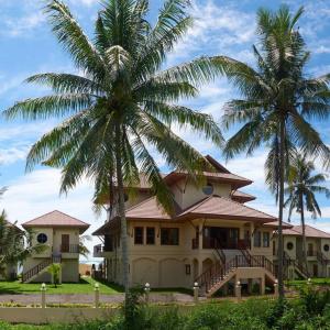 Sara Beachfront Boutique - 41