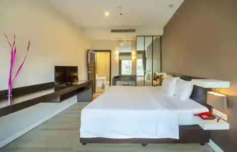 Qiu Sukhumvit - 8