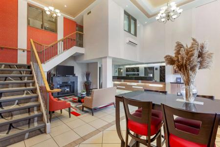 Best Western Plus Inn & Suites - 25