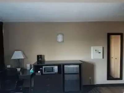 Americas Best Value Inn and Suites - 15