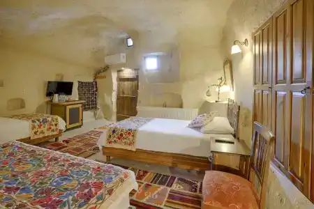 Tulip Cave Suites - 140