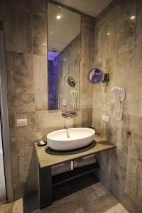 The Roman Empire Guesthouse - 103