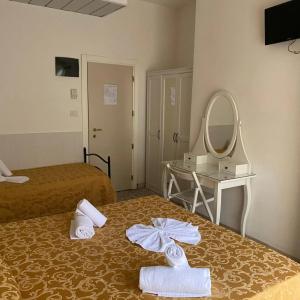 Modenese - 44