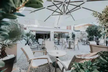 Angelo Coffee Suites - 11