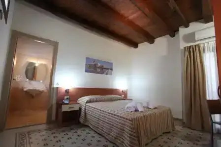Porta delle Botteghelle - 77