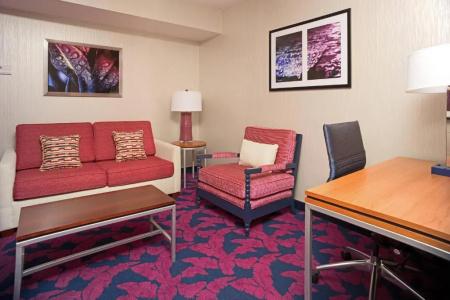 SpringHill Suites by Marriott Virginia Beach Oceanfront - 57