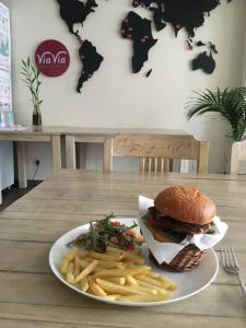 ViaVia boutique - - 10