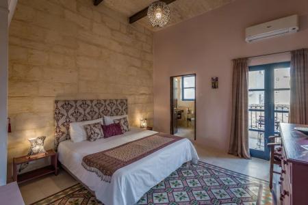 The Stonehouse - 26