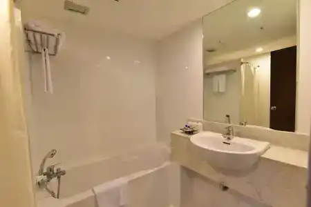 Golden Crown Grand - 52
