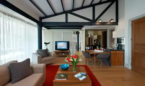 Tomtom Suites - 70