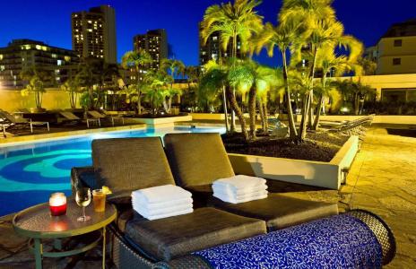Hilton Waikiki Beach - 14