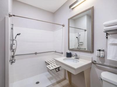 Fairfield Inn West - 39