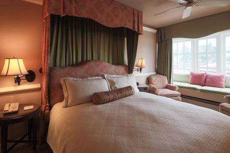 Spindrift Inn - 37
