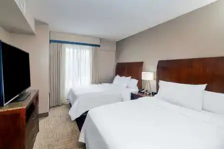 Hilton Garden Inn - 3