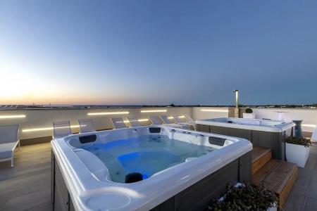 Sundeck - 14