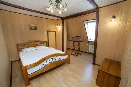 Замок на берегу каскада озер в Новой Москве - 40