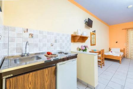 Athina - 24