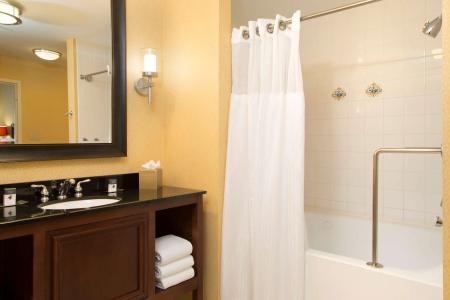 DoubleTree Suites by Hilton - 7
