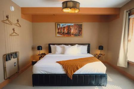 The Historic Peninsula Inn - 179