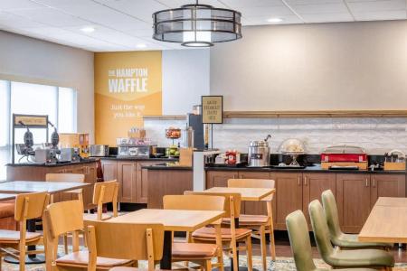 Hampton Inn Portland East - 25