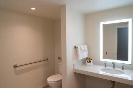 Best Western Plus Inn - 37