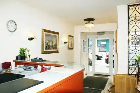Bahn-Hotel - 6