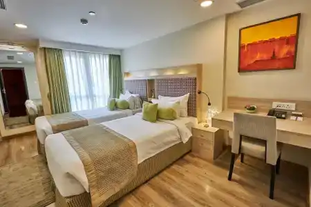 Crowne Imperial - 108