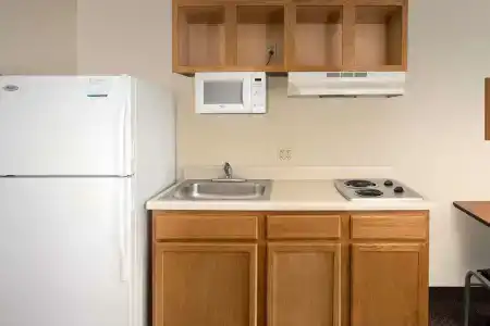 WoodSpring Suites North - 8