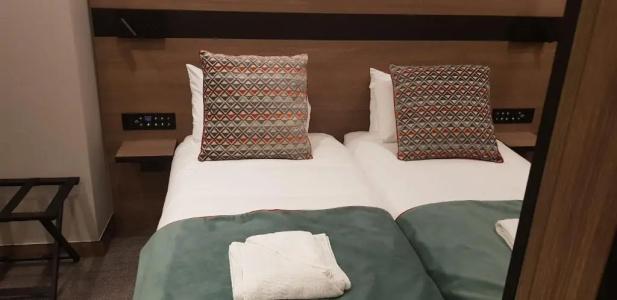 Merit Kensington - 103