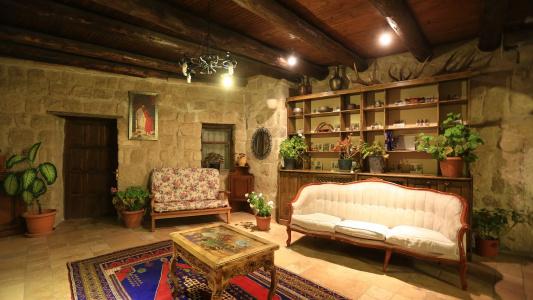 Holiday Cave - 12