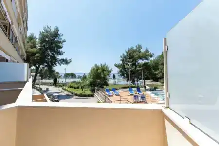 The Residence - 170