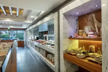 DoubleTree by Hilton Kusadasi - 11