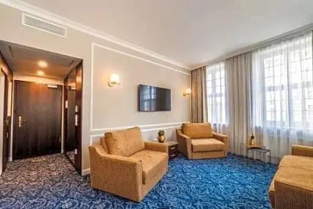Suitess - 107