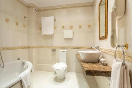Romance & Family Suites - 38