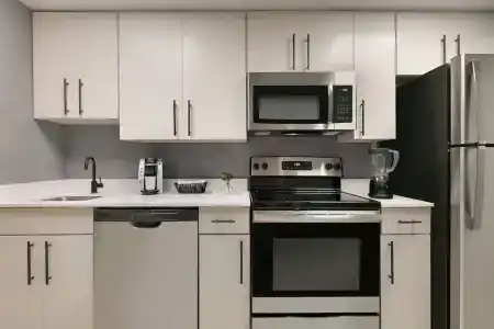 Holiday Inn & Suites, An Ihg - 51