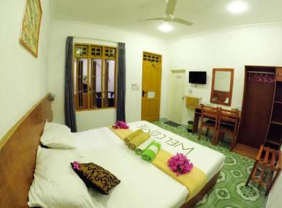 Adroit Beach Inn - 3