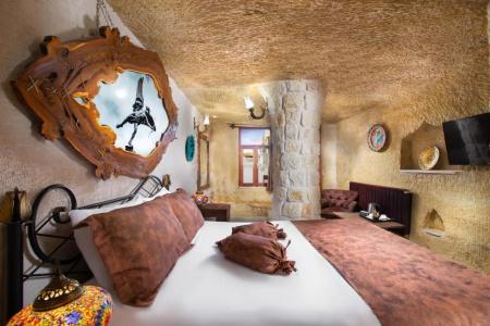 Romantic Cave - 5