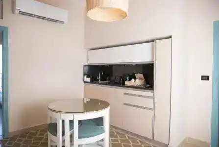Redcon Suites - 186