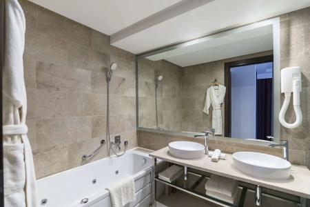 Radisson - 8