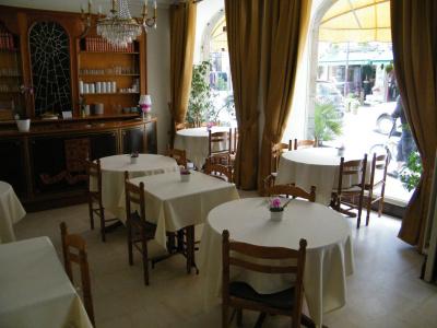 Hôtel Balzac - 11